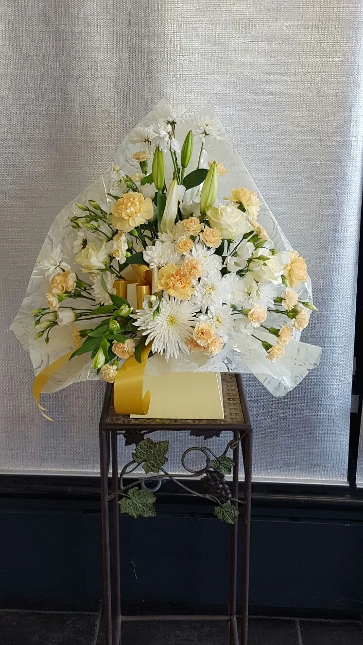 Box bouquets from £25. Colour of your choice